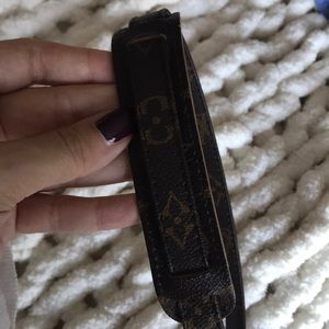 Additional photos of LV clutch monogram strap